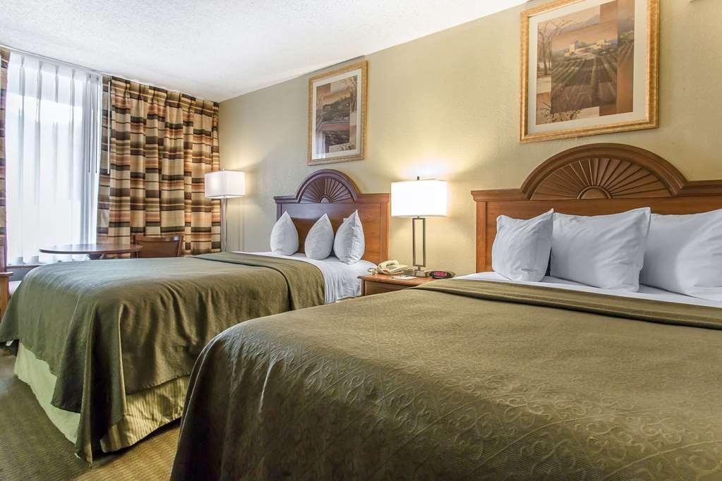 Rodeway Inn Lawton Room photo