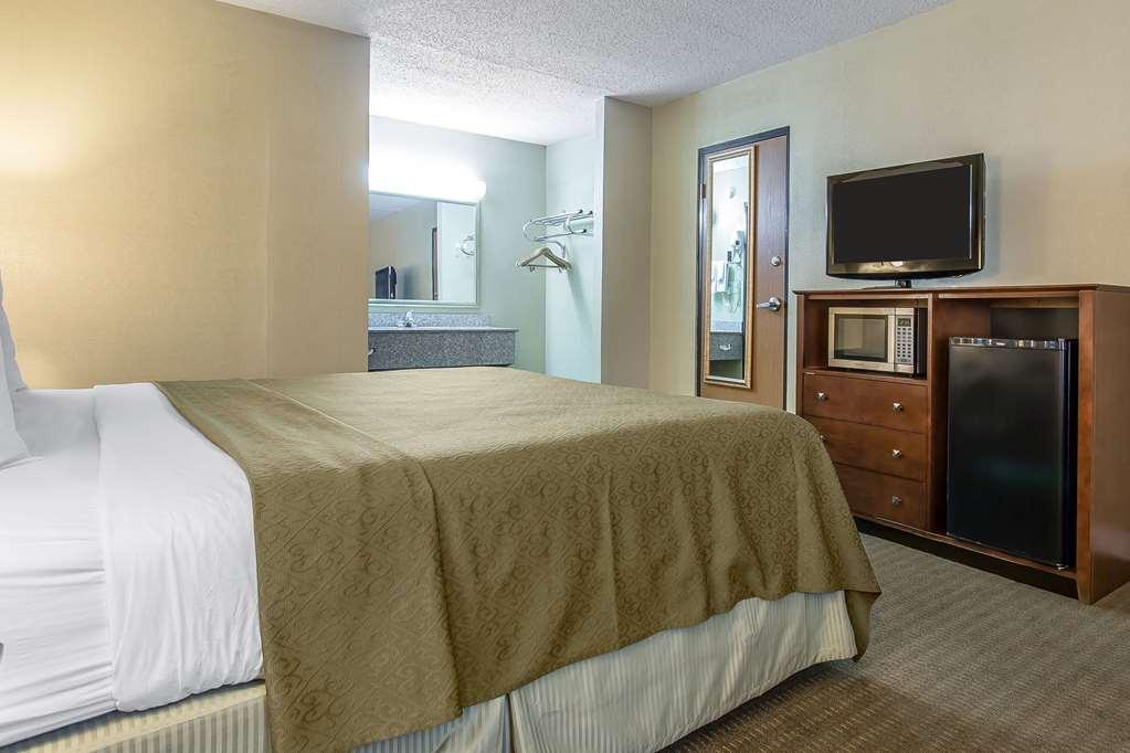 Rodeway Inn Lawton Room photo