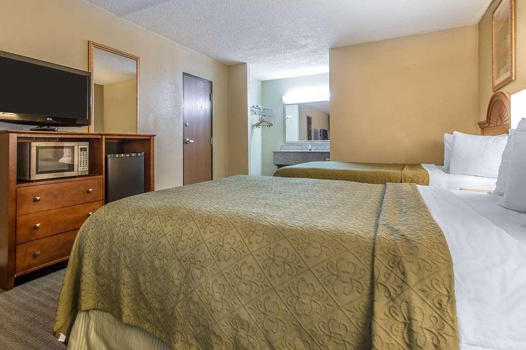 Rodeway Inn Lawton Room photo